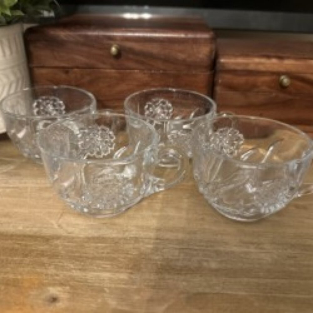 Beautiful Glass Tea/Punch Cups (Set 4)